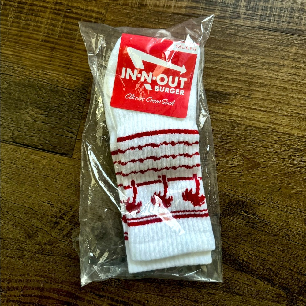 Men’s in-n-out socks 🧦